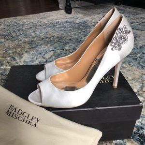 Badgley Mischka Seduce White Satin Peep Toe, 7.5